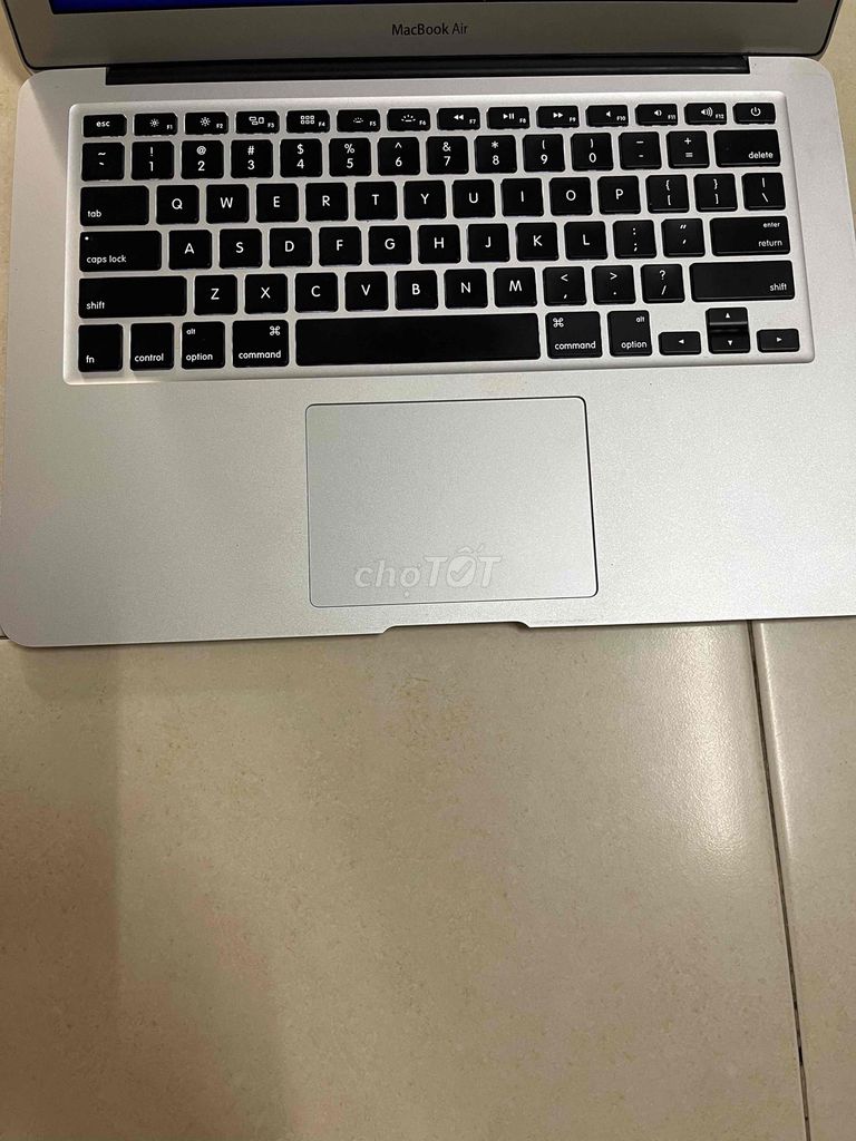 cần bán laptop MacBook air. Mua bán Laptop tại Quận 8 Tp Hồ Chí Minh được đăng bởi Đoàn Tấn Phúc hình 1