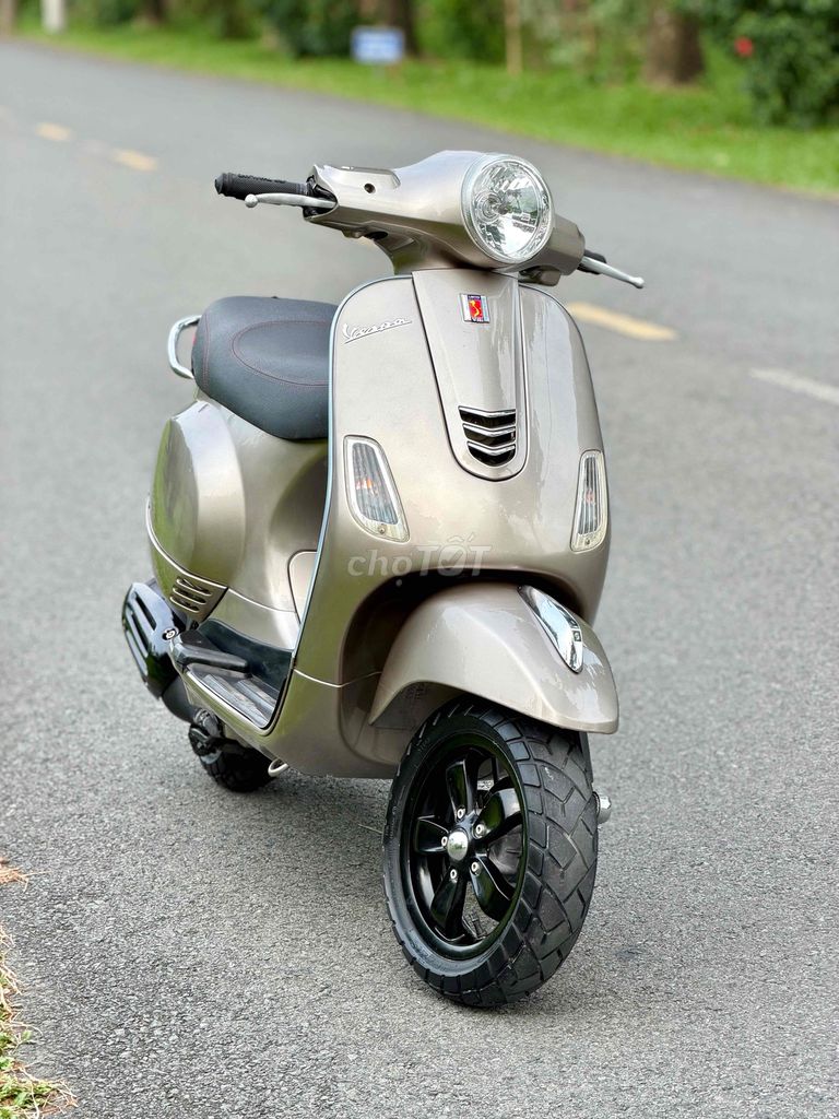 Piaggio Vespa LX 2017, золотой песок, 1700 км. Супер Кенг