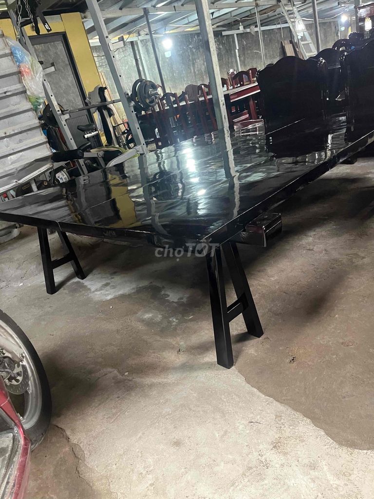 Bàn gỗ Đen 2m x 1.5m. Mua bán Bàn ghế tại Quận Cái Răng Cần Thơ được đăng bởi Đồ củ minh trí hình 1