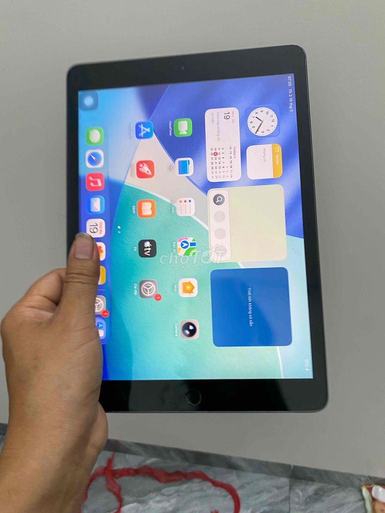 Apple iPad Gen 8 32GB Xám Đã sử dụng. Mua bán Máy tính bảng tại Quận Hồng Bàng Hải Phòng được đăng bởi nguyễn văn tuân hình 1