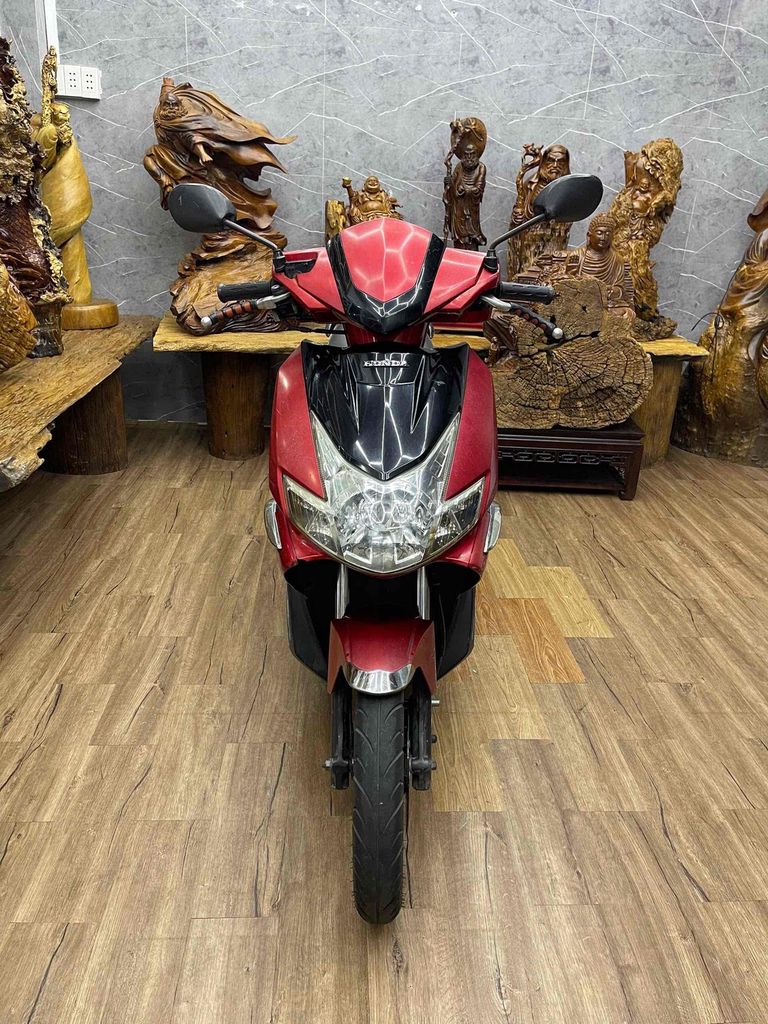 Honda Airblade с номерами Сайгона, есть удостоверение личности владельца, тихий мотор
