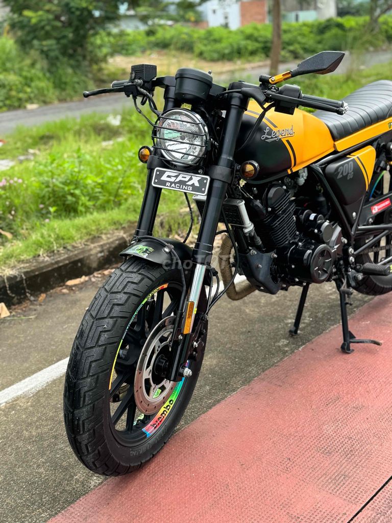 GPX -legend 200 màu vàng đen chạy 1 ngàn mới 99%. Mua bán Xe máy tại Quận Sơn Trà Đà Nẵng được đăng bởi Minh Dũng bán trả góp 136 vân đồn  hình 5