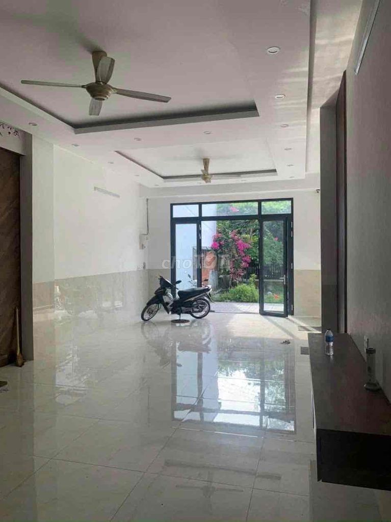 Nhà Sân Vườn Gần Chợ Bà Bộ Nguyễn Văn Linh. Cho thuê nhà ở tại Quận Ninh Kiều Cần Thơ được đăng bởi Nguyễn Chấn Hiệp hình 1
