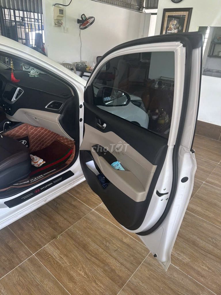 Hyundai Accent 2023 1.4 MT - 9000 km