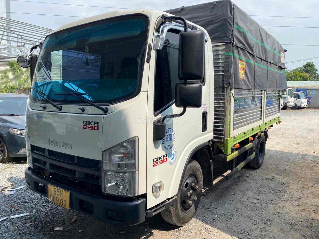 Isuzu QKR230 đời 2022 lướt thùng bạt 3m6 tải 1tấn9