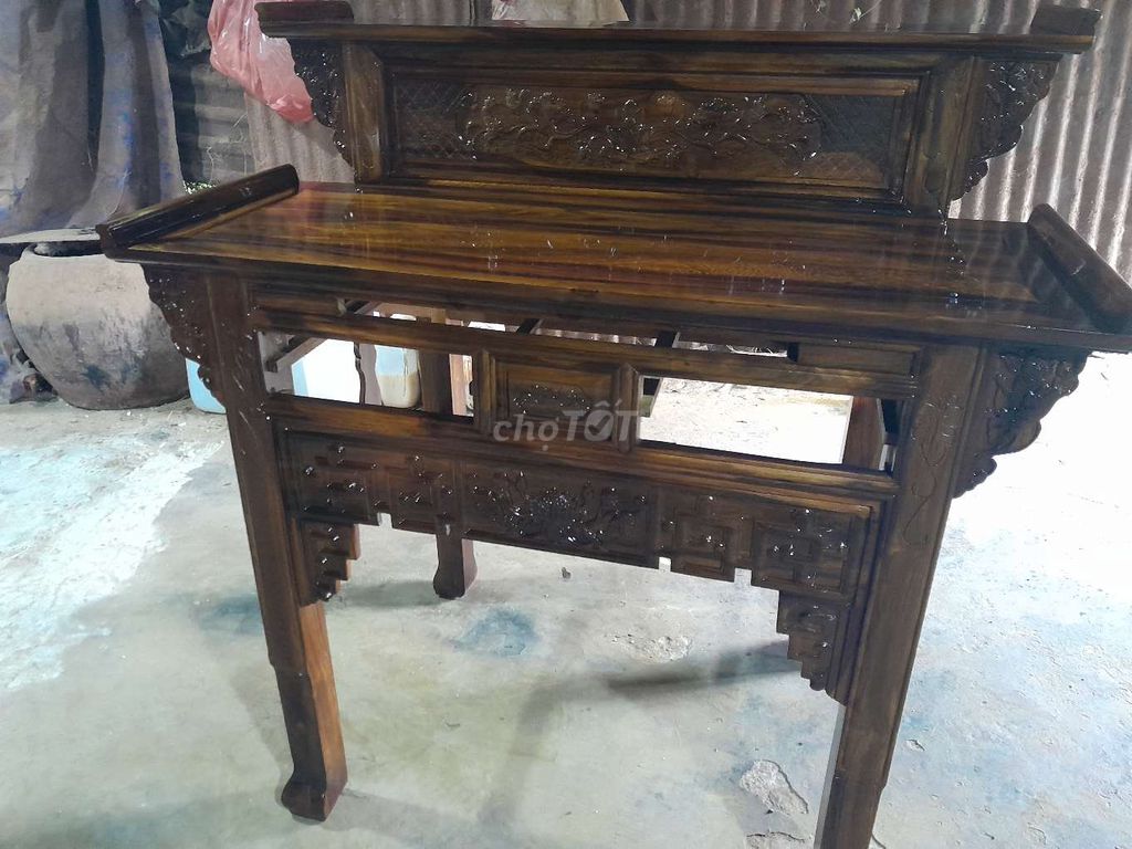 Bàn thờ gia tiên gỗ nâu truyền thống. Mua bán Nội thất, đồ gia dụng khác tại Quận Gò Vấp Tp Hồ Chí Minh được đăng bởi Vu Truong hình 1