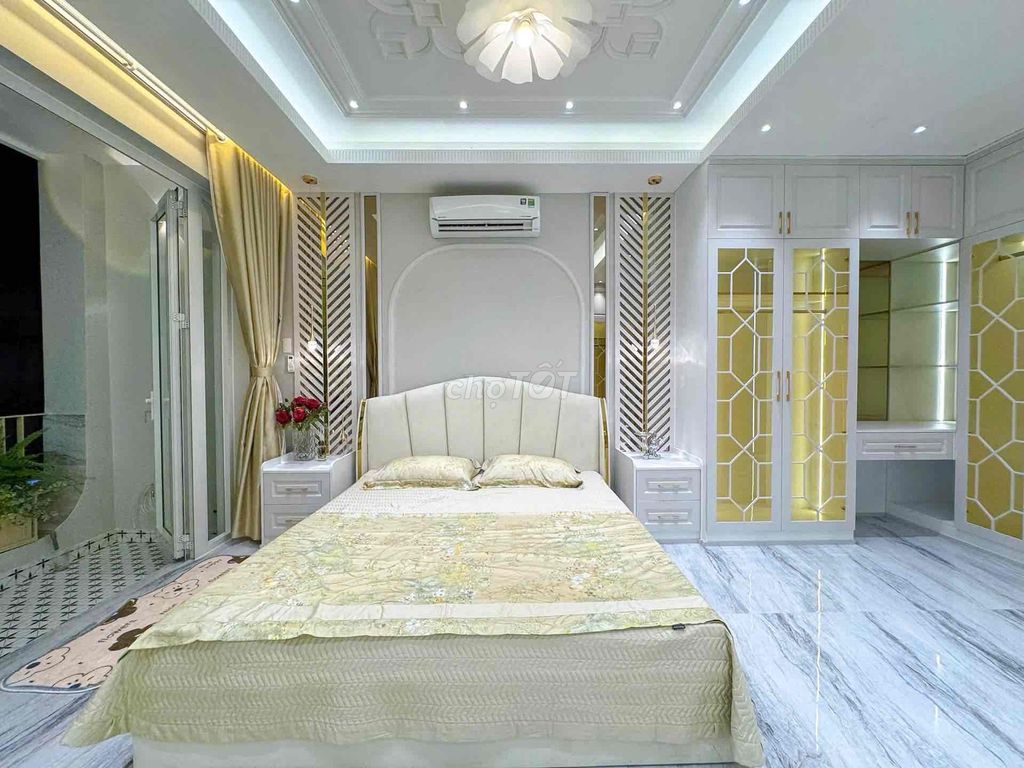 Дом с фасадом на улице Чан Чонг Кунг, район 7