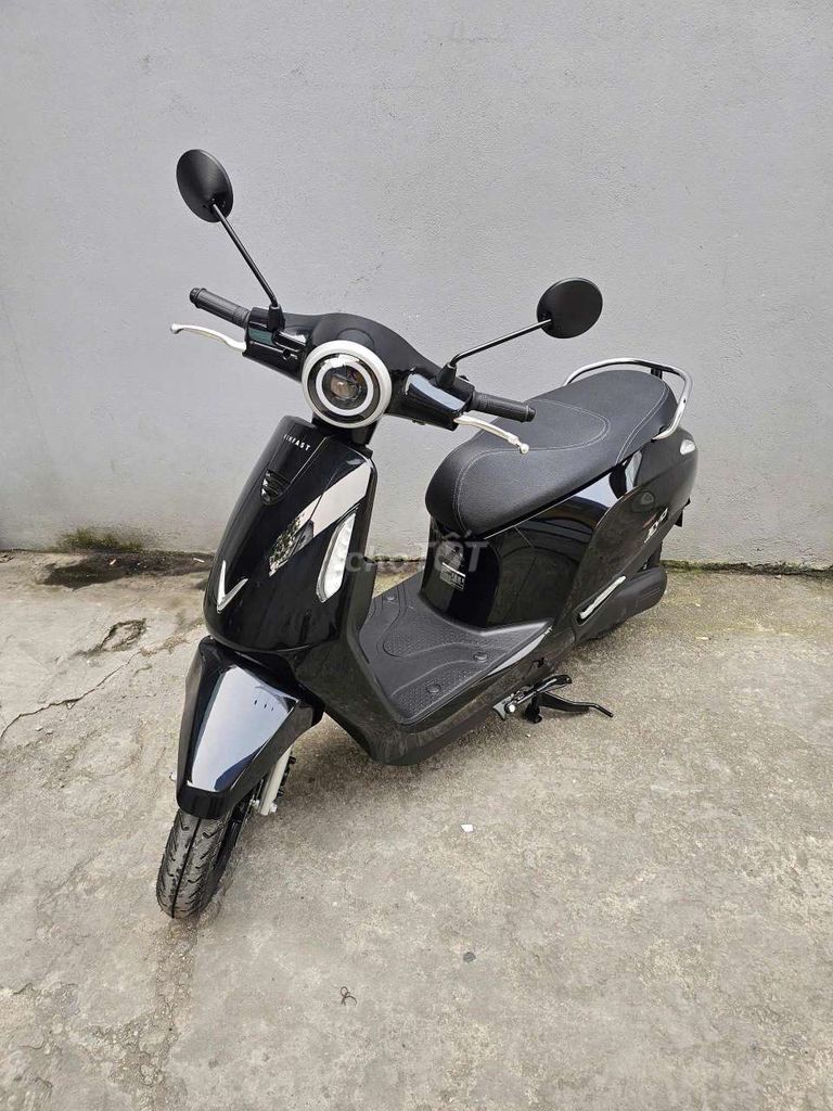 Электроскутер VinFast Evo Max, черный, без пробега