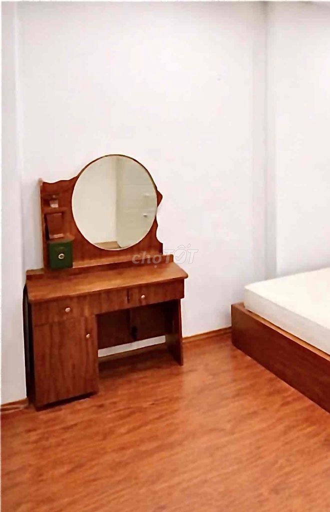 Bàn trang điểm gỗ công nghiệp màu Nâu. Mua bán Bàn ghế tại Quận Ba Đình Hà Nội được đăng bởi Việt hình 1