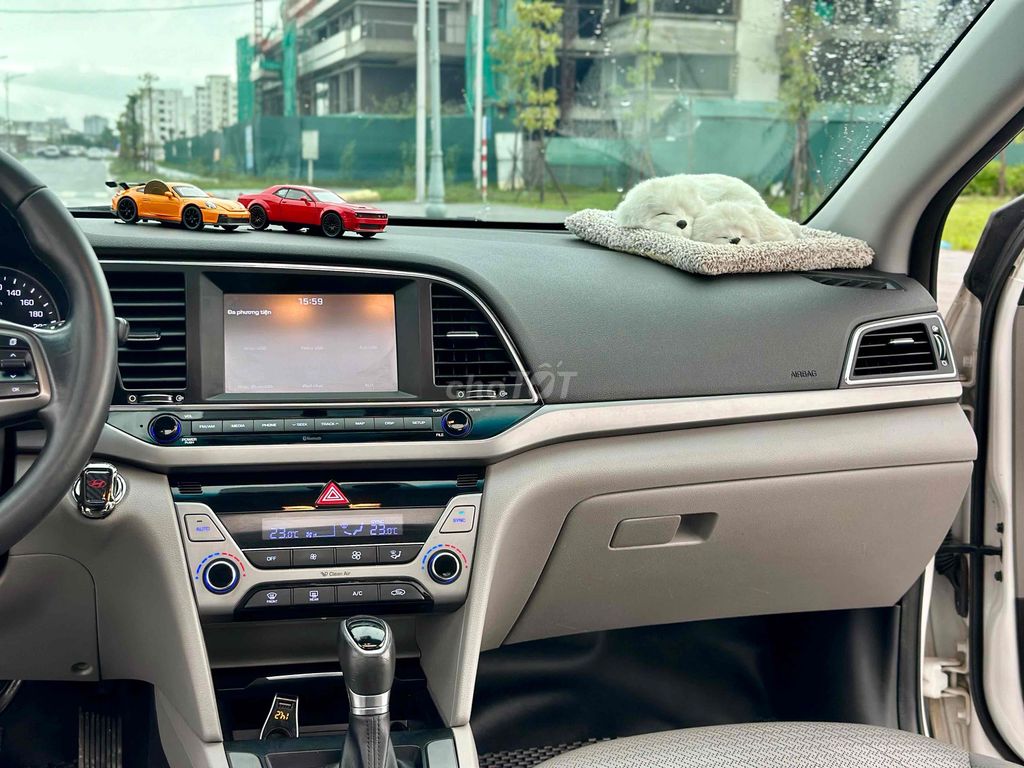 Bán xe Elantra 2016 Số tự động.. Mua bán Ô tô tại Thành phố Huế Thừa Thiên Huế được đăng bởi Nguyễn Xuân Hải hình 11