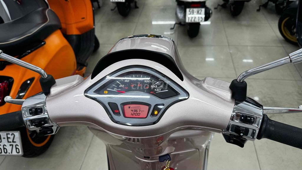 Vespa Sprint Hồng Porsche Mới như xe hãng 4300km. Mua bán Xe máy tại Quận Phú Nhuận Tp Hồ Chí Minh được đăng bởi VESPA  PIAGGIO BẢO HƯNG Vespa cũ trả góp  hình 4