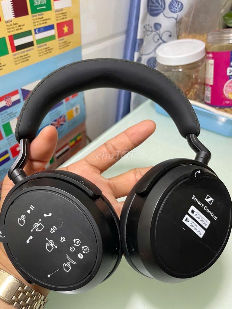 Tai nghe không Sennheiser Momentum 4 Wireless