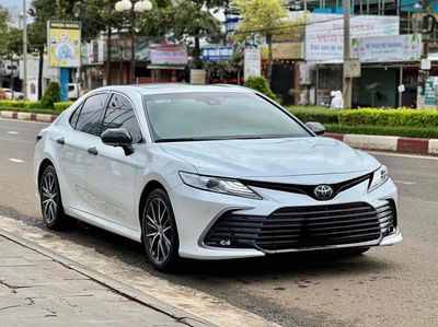 Toyota Camry 2022 2.0 Q. Mua bán Ô tô tại Quận Đống Đa Hà Nội được đăng bởi Hùng Nguyễn