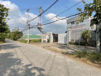BÁN ĐẤT DIỆN TÍCH LỚN CÓ NHÀ XƯỞNG ( 2000M2 THỔ CƯ ). Mua bán đất tại Huyện Hóc Môn Tp Hồ Chí Minh được đăng bởi Lê Công Tâm