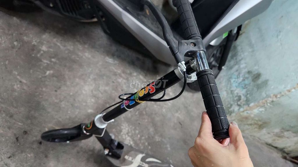 Xe scooter cho bé từ 4 tới 10 tuổi