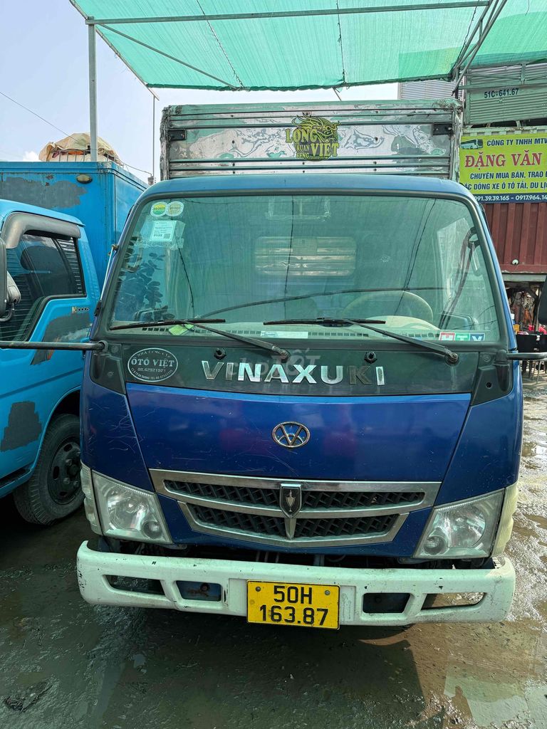 vinaxuki sx2009 thùng kín có cửa hông.