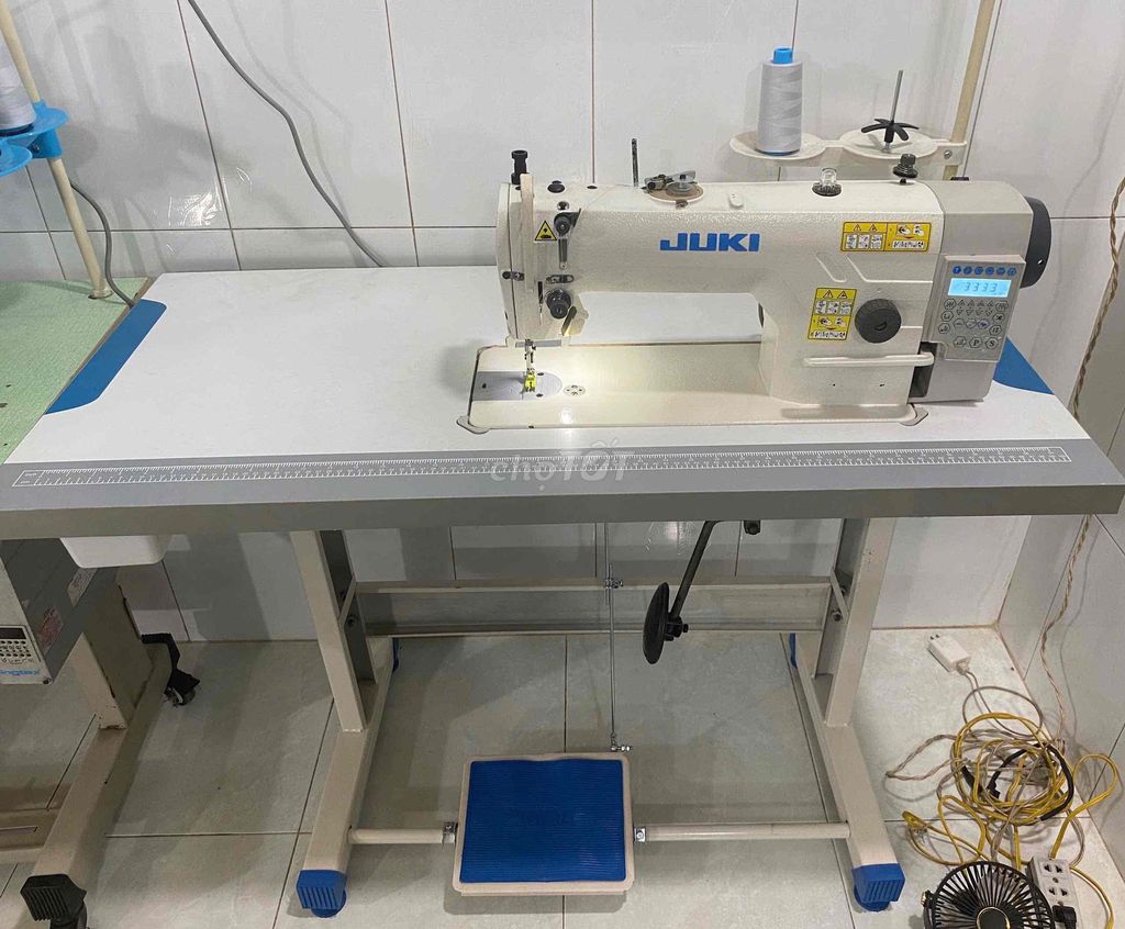 Máy may công nghiệp JUKI Trắng hoạt động ổn định. Mua bán Đồ chuyên dụng, Giống nuôi trồng tại Thành phố Dĩ An Bình Dương được đăng bởi Trầm Quang hình 1
