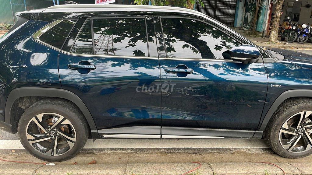 Toyota Yaris cross hybrid 2024 màu xanh. Mua bán Ô tô tại Thành phố Huế Thừa Thiên Huế được đăng bởi NGA CHÂU hình 3