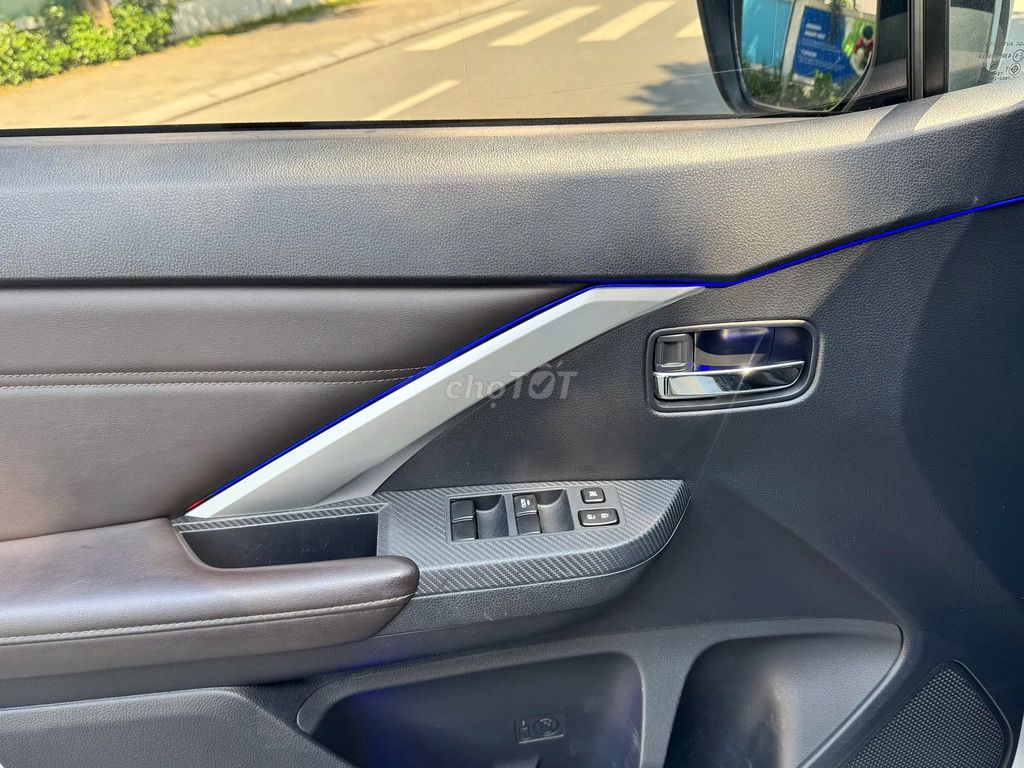 Mitsubishi Xpander Premium 2024. Mua bán Ô tô tại Quận Long Biên Hà Nội được đăng bởi Long Biên Cars hình 9