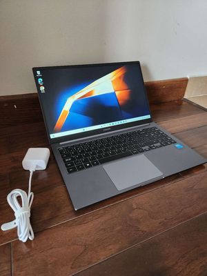 Samaung Galaxy book 4 như mới .. Mua bán Laptop tại Quận Phú Nhuận Tp Hồ Chí Minh được đăng bởi hoàng lê