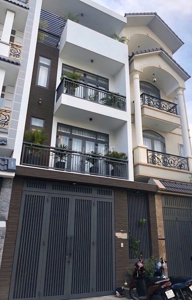 Дом с фасадной стороны 25B Le Van Tho, Ward 11, Go Vap District