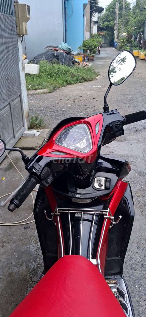 Honda Air Blade 110 FI 2011, красно-черный, пробег 73986 км