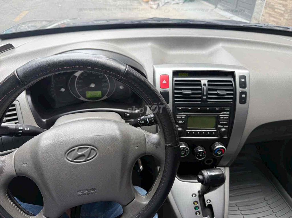 Hyundai Tucson 2009, серый, автомат, бензин