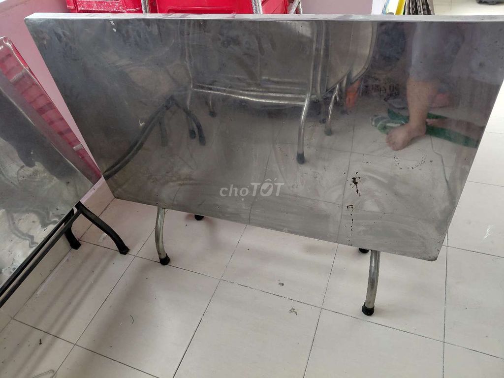 Dọn kho thanh lý 2 bàn inox 1m2