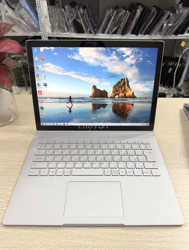 Surface Book 2 i5-8350 Ram 8 SSD 256GB pin 98% đẹp. Mua bán Laptop tại Quận Hai Bà Trưng Hà Nội được đăng bởi Akiba shop hình 1