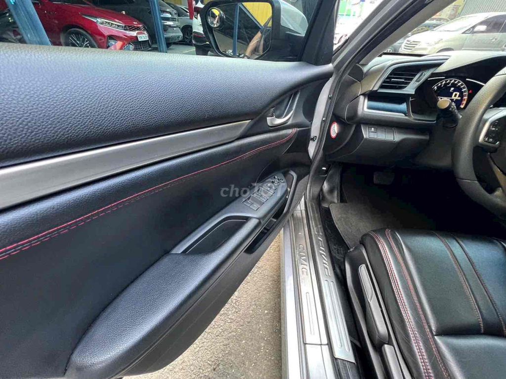 Honda Civic 2019 E Đi Cực ít. Mua bán Ô tô tại Quận Tân Phú Tp Hồ Chí Minh được đăng bởi Trọng Nghĩa Auto Xe Lướt Miền Nam hình 4