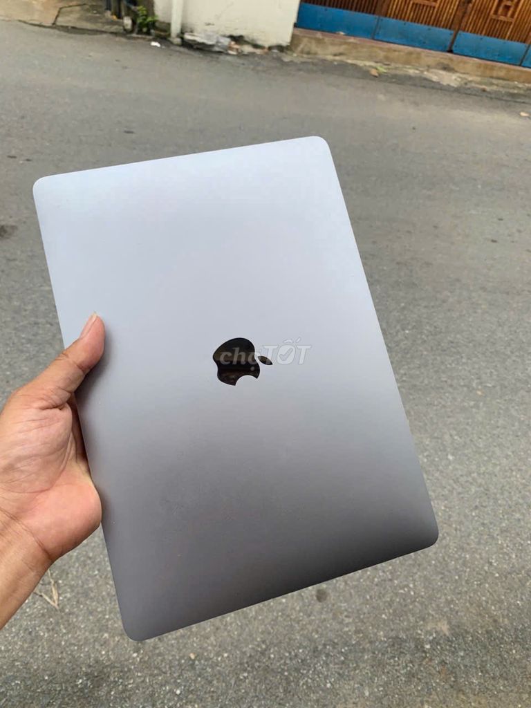 Apple Macbook Pro M1 13 inch . Mua bán Laptop tại Huyện Quế Võ Bắc Ninh được đăng bởi Luân hình 1