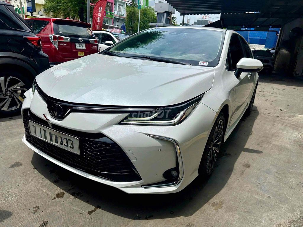 Toyota Corolla Altis 1.8V 2024 белый, пробег 70 800 км