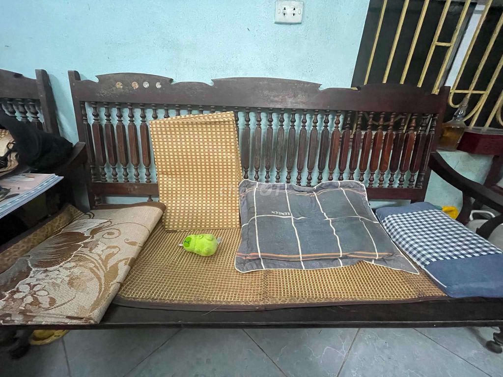 Bộ ghế gỗ lim Nâu 3 ghế có fix. Mua bán Bàn ghế tại Thành phố Nam Định Nam Định được đăng bởi Hồng Quân hình 1