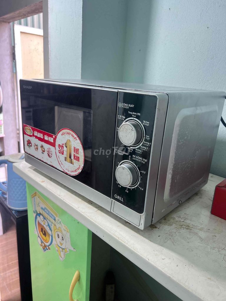 Lò vi sóng Sharp có nướng. Mua bán Bếp, lò, đồ điện nhà bếp tại Huyện Quỳnh Phụ Thái Bình được đăng bởi Xuân Tùng hình 1