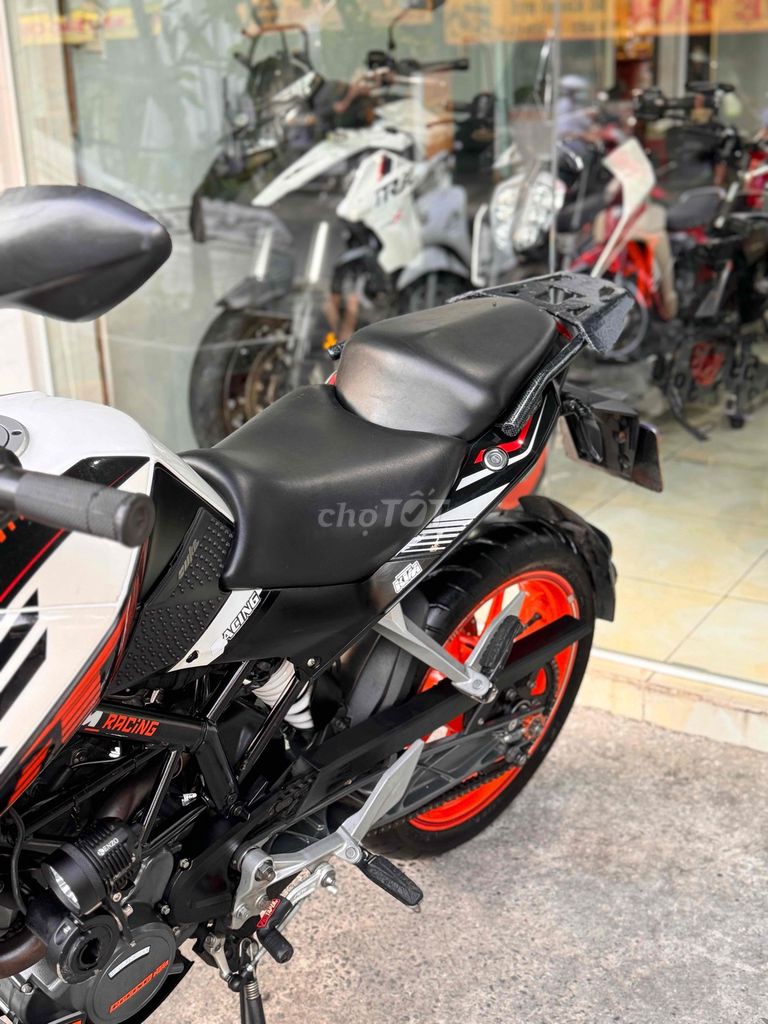Cần bán KTM Duke 200 2020 Biển SG 9 chủ Xe keng. Mua bán Xe máy tại Quận Bình Tân Tp Hồ Chí Minh được đăng bởi Việt Motor Bình Tân hình 5