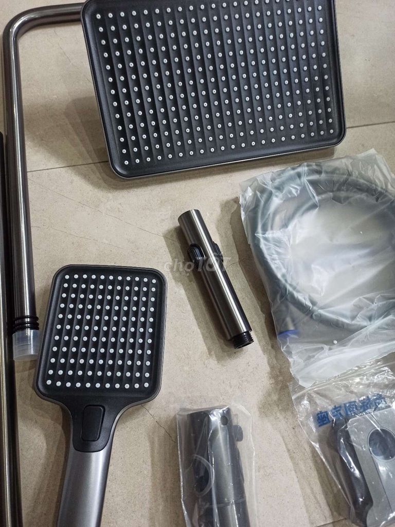 Bộ sen cây Titan xám 4 chức năng mới 100%. Mua bán Thiết bị vệ sinh, nhà tắm tại Huyện Gia Lâm Hà Nội được đăng bởi bình nguyên hình 1