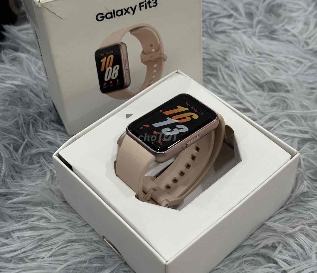 Samsung Galaxy Fit3 Hồng. Mua bán Thiết bị đeo thông minh tại Quận 5 Tp Hồ Chí Minh được đăng bởi Anh Thư hình 1