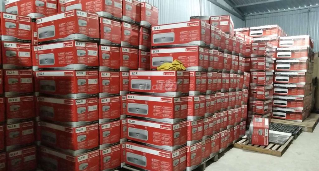 Bình nóng lạnh Ariston SL2 R 30 lít Trắng, Xanh. Mua bán Thiết bị vệ sinh, nhà tắm tại Quận Hà Đông Hà Nội được đăng bởi Tổng kho điện máy hình 1