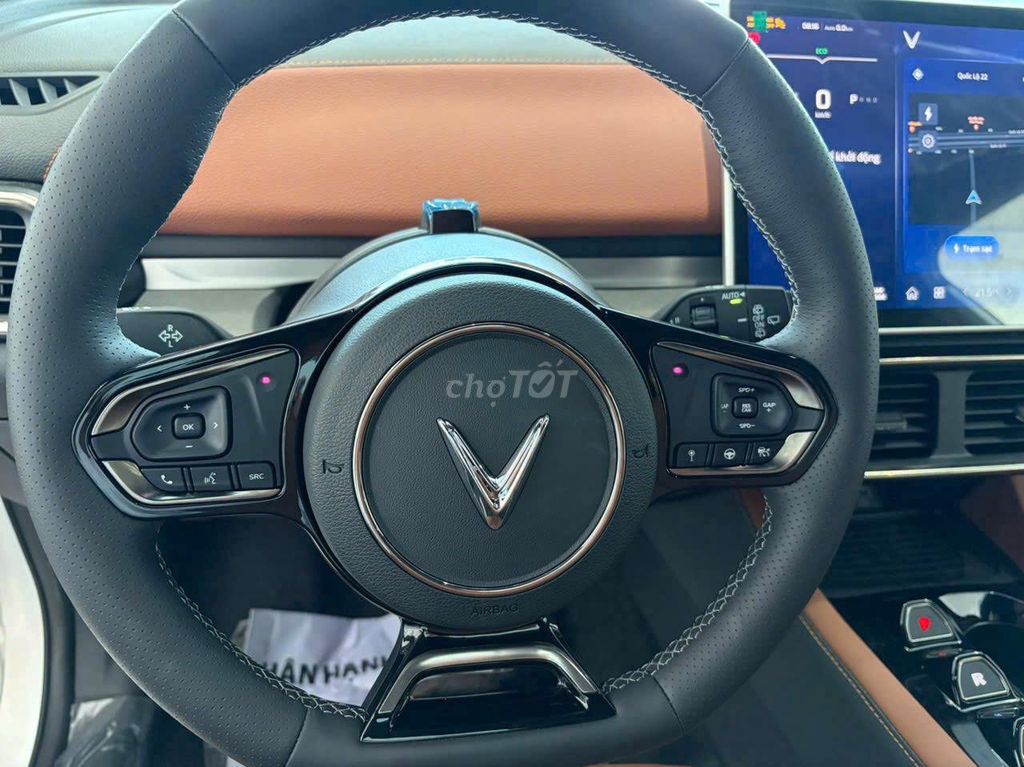 VF8, полная опция 2025 года, расстояние до 17 000 км, очень новое - HCM