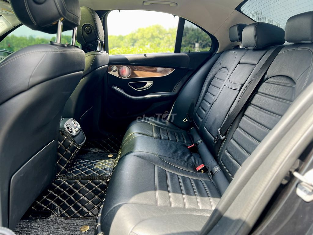 ❤️ 𝑴𝒆𝒓𝒄𝒆𝒅𝒆𝒔 𝑪250 𝑬𝒙𝒄𝒍𝒖𝒔𝒊𝒗𝒆 - 𝑩𝒍𝒂𝒄𝒌 𝑬𝒅𝒊𝒕𝒊𝒐𝒏. Mua bán Ô tô tại Quận 7 Tp Hồ Chí Minh được đăng bởi Tri Mercedes DNZ hình 12