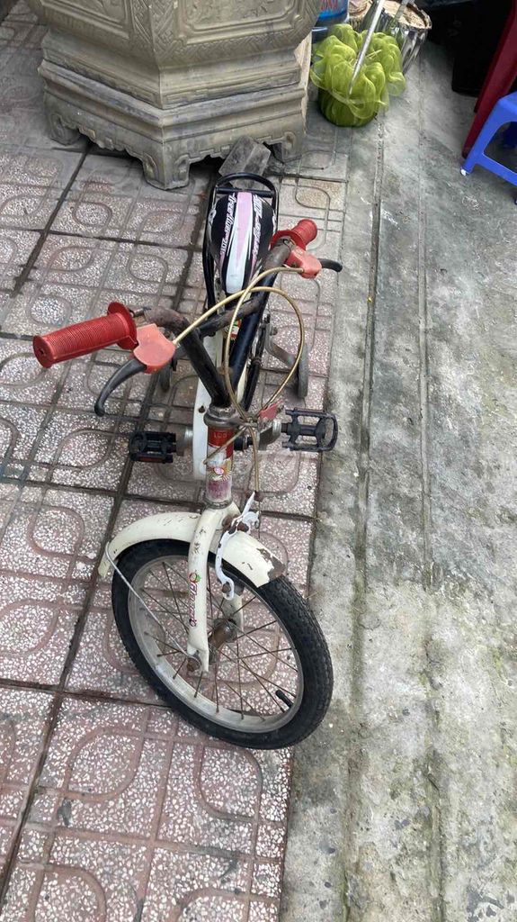 Xe đạp trẻ em như hình đăng