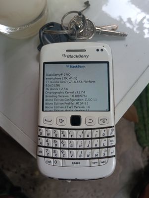 Blackberry 9790 trắng. Mua bán Điện thoại tại Quận Bình Thạnh Tp Hồ Chí Minh được đăng bởi Hải