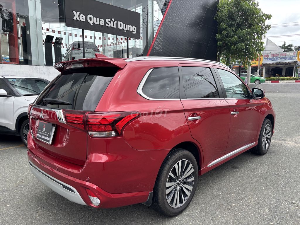 Mitsubishi Outlander Đỏ 7 chỗ. Mua bán Ô tô tại Thành phố Thủ Dầu Một Bình Dương được đăng bởi Mr Việt Mitsubishi BD hình 10
