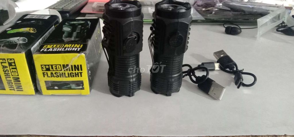 Đèn pin sạc kèm dây mini 5 chế độ có kẹp áo mới. Mua bán Đèn tại Quận Tân Phú Tp Hồ Chí Minh được đăng bởi Lý Huy hình 1