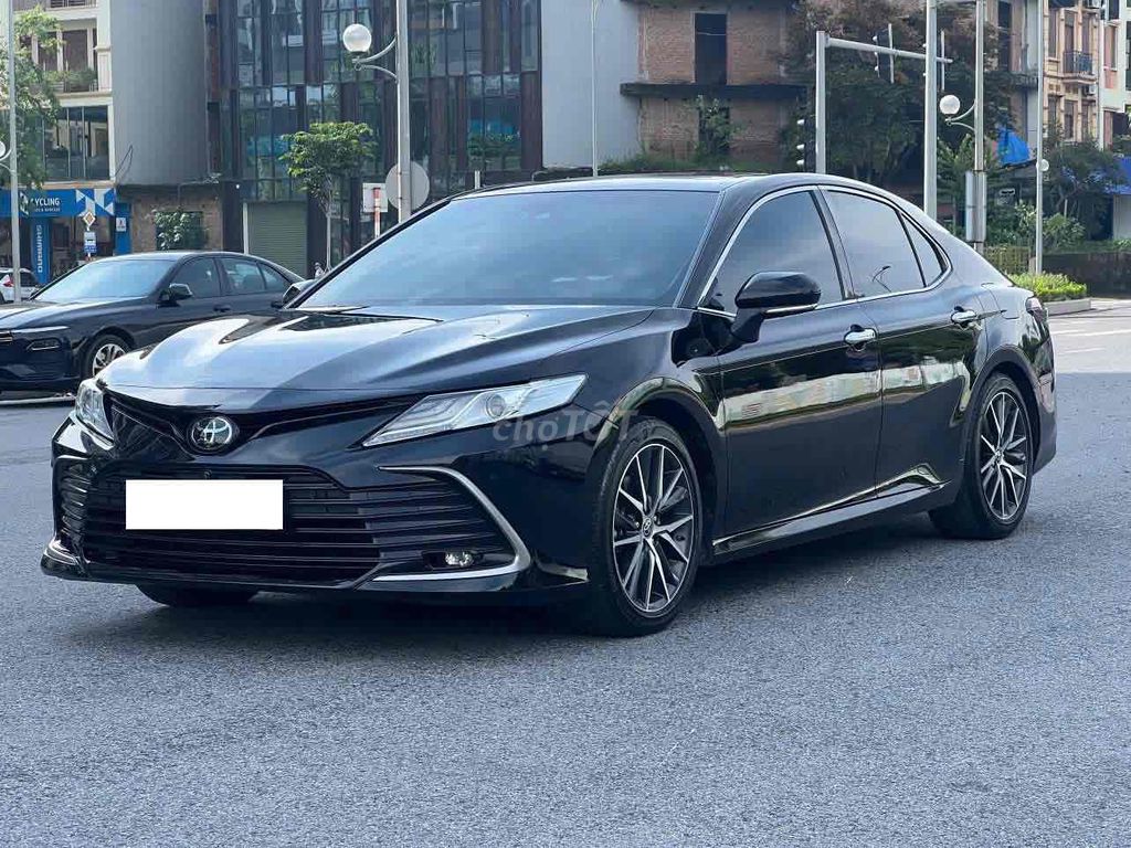 Toyota Camry 2.5Q sx 2022 màu đen siêu nét. Mua bán Ô tô tại Quận Cầu Giấy Hà Nội được đăng bởi Cao Quý hình 3
