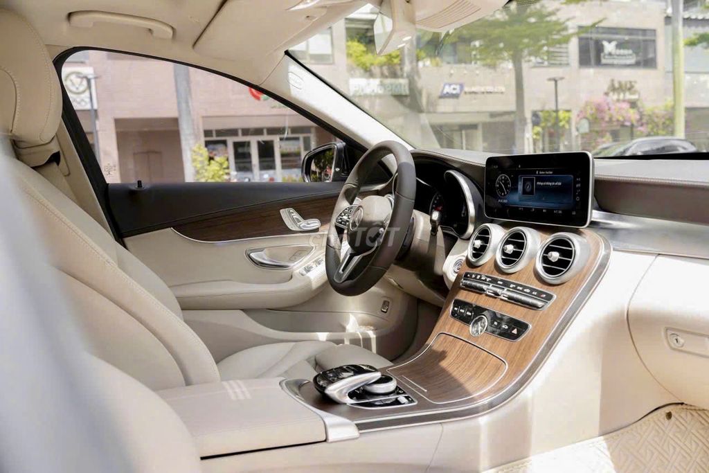 Mercedes C200 Exclusive 2019 - sang trọng lịch lãm. Mua bán Ô tô tại Quận Gò Vấp Tp Hồ Chí Minh được đăng bởi Trường Nguyễn Xe Sang hình 11