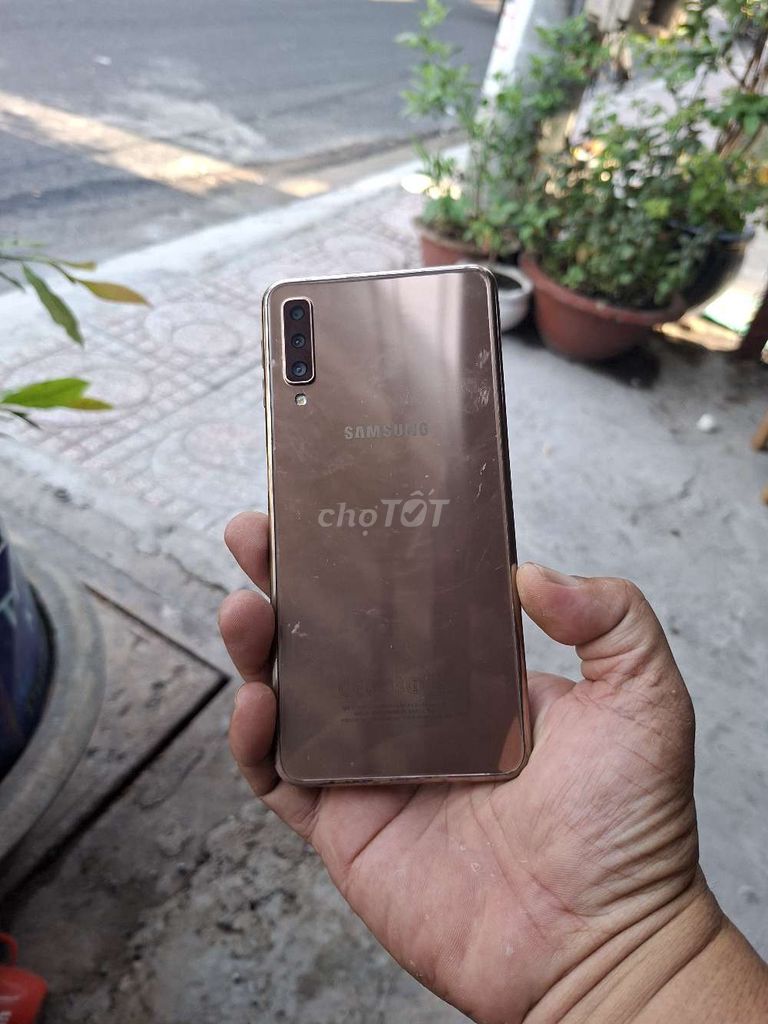 Samsung Galaxy A7 Vàng đồng Nguyên zin. Mua bán Điện thoại tại Huyện Nhà Bè Tp Hồ Chí Minh được đăng bởi Thích Đủ Thứ hình 1