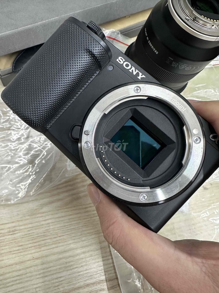 Sony ZV-E10 + Tamron 17-70mm f/2.8 Di III-A VC RXD. Mua bán Máy ảnh, Máy quay tại Thành phố Thủ Dầu Một Bình Dương được đăng bởi Nguyễn Cao Trí hình 1