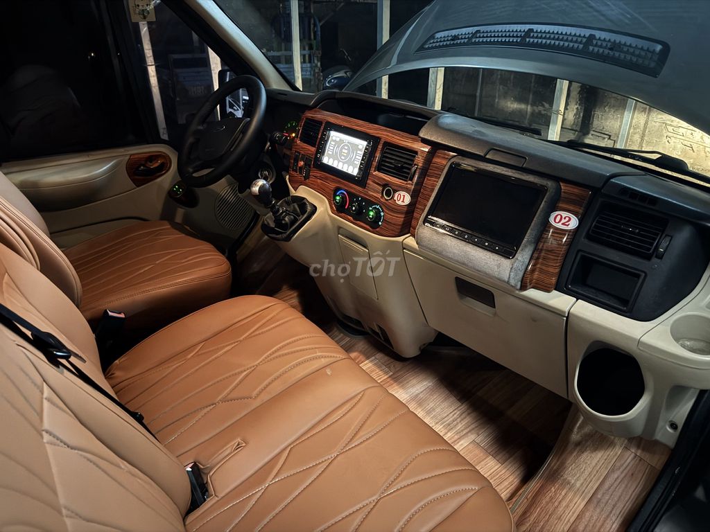 Ford Transit 2017 10 chỗ Limousine Luxury Nâu. Mua bán Ô tô tại Quận 12 Tp Hồ Chí Minh được đăng bởi Nhung Nhung 961 hình 4