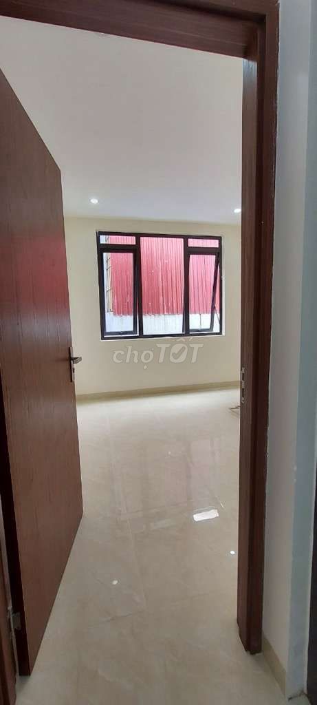 BÁN NHÀ 5 TẦNG MỚI TINH Ở TRUNG TÂM PHỐ CỔ - HÀ ĐÔNG 

DT 30M2, 5 TẦNG